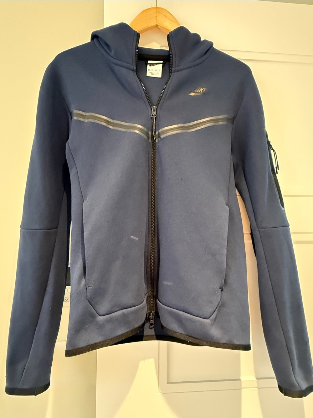 Nike Men's Navy Hooded Performance Jacket